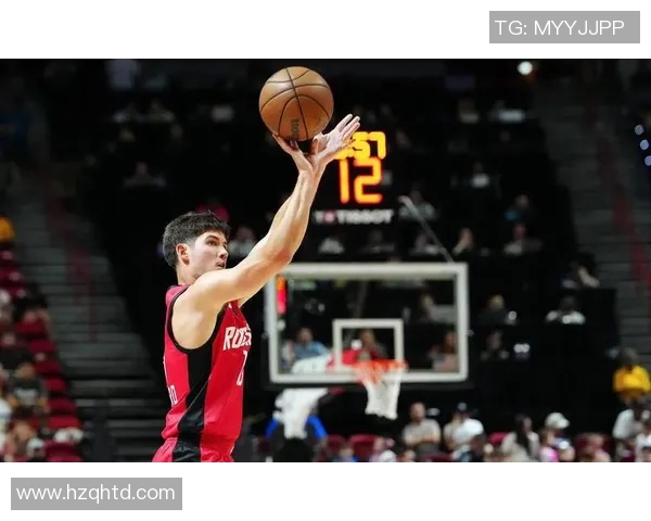 火箭新星三分命中率高达48范乔丹接班人却遭乌度卡冷落